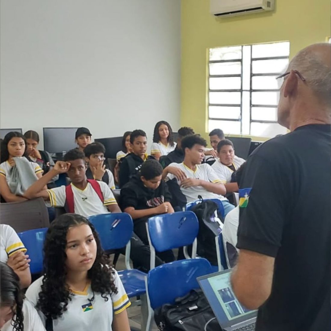 Agentes de segurança socioeducativos promovem projeto de conscientização para crianças e adolescentes em Ji-Paraná